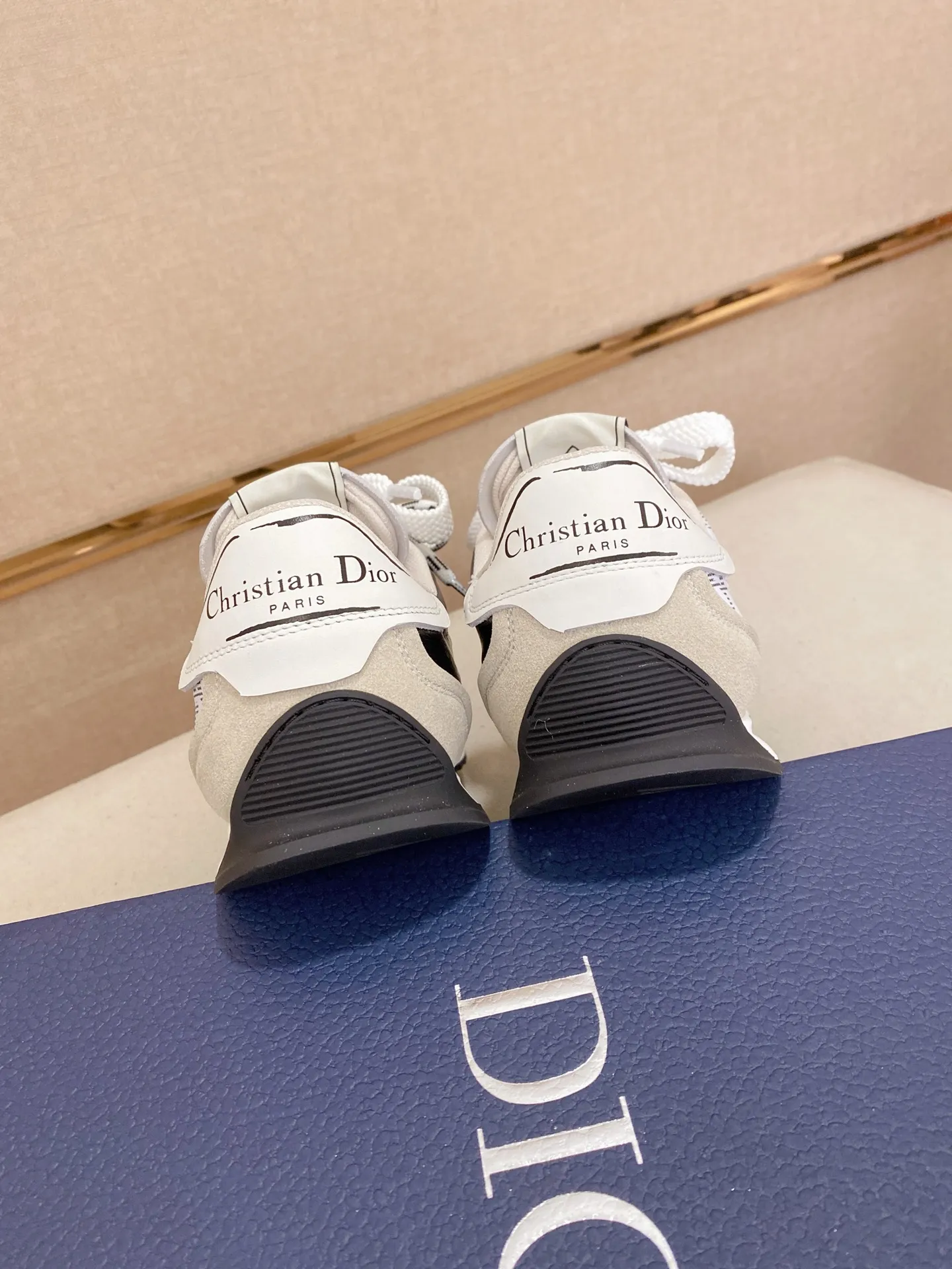 Men's shoes💰: 500💰Couple style💏 [Dior·Dior] New casual sports style men's shoes, new spring and summer design, perfect workmanship, lace-up lazy style to create wardrobe quality, upper: imported first-layer cowhide, mesh breathable lining soft and comfortable, ultra-light TPU wear-resistant outsole, simple, versatile fashion men's shoes, excellent color code number 35--44. (45,46 customized items are not returnable or exchangeable)